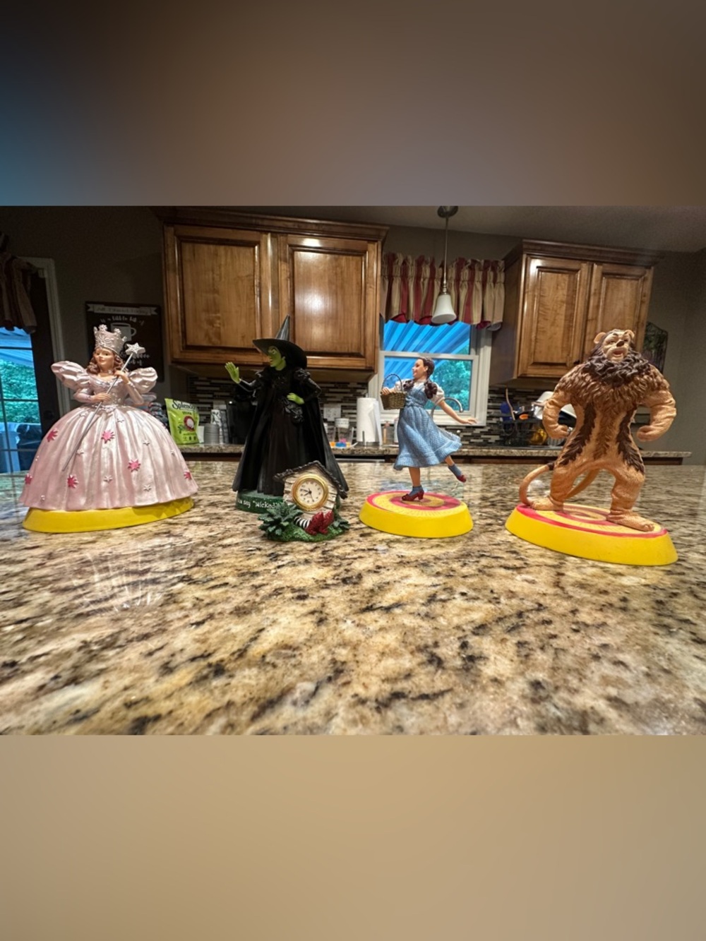 Wizard of Oz Character Figurine Set - Green, Blue, Pink, Brown